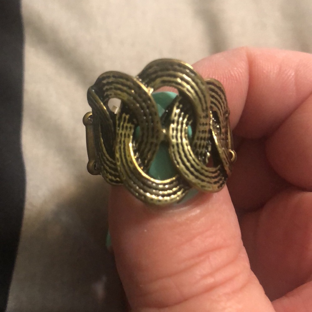 Earring and Ring Set🛍 - Picture 2 of 2